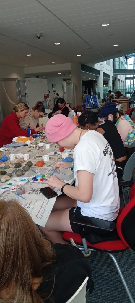 students getting arty